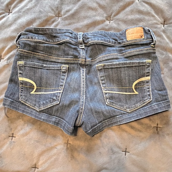 American Eagle Jean Shorts Sz 6 - Picture 2 of 4